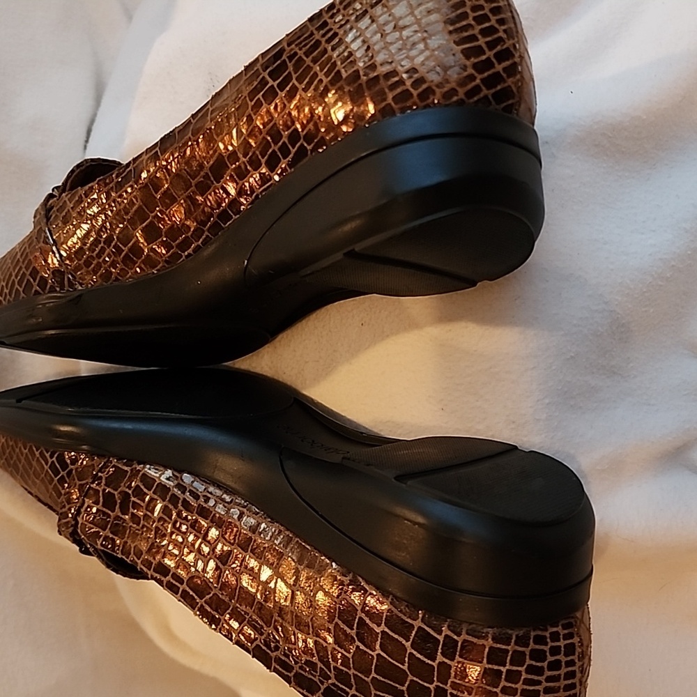 Liz Claiborne Benson Career Flat Brown Leather Reptile Embossed Loafer Size 7.5M - Picture 6 of 7
